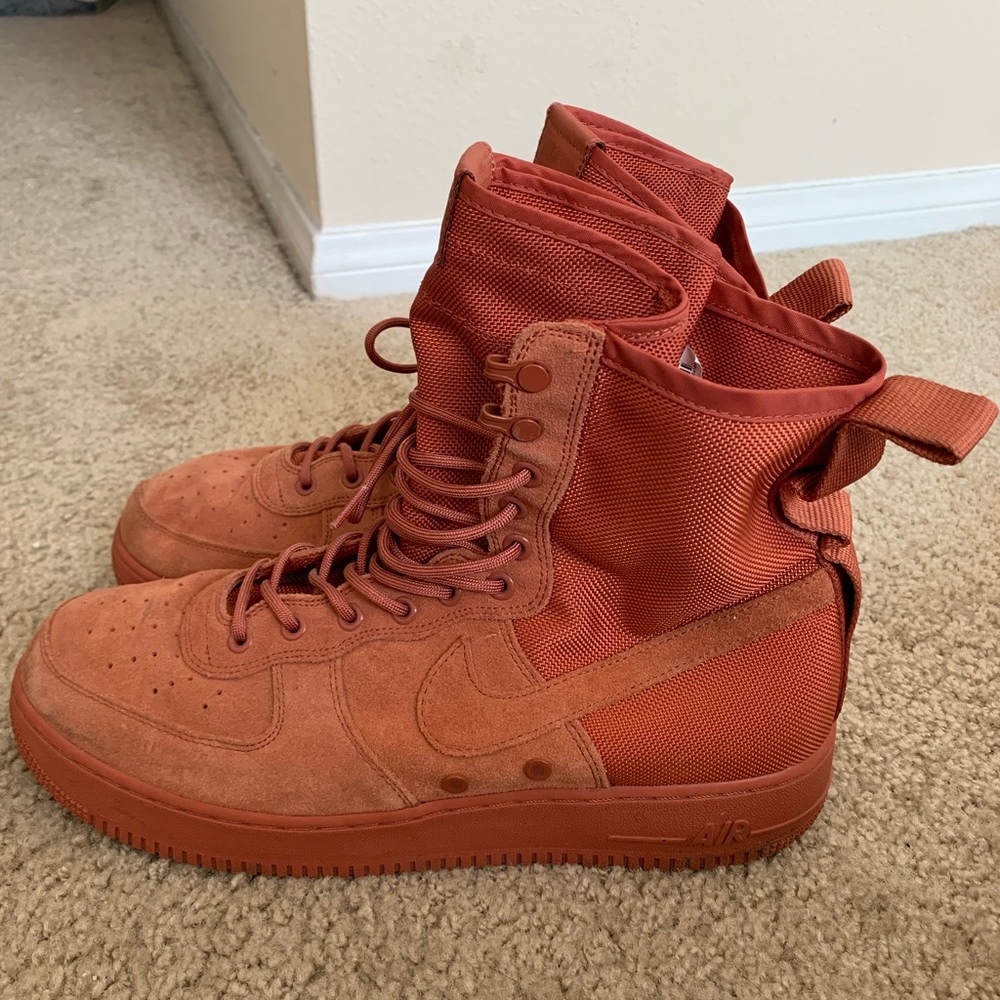 Nike SF Air Force 1 High Dusty Peach
